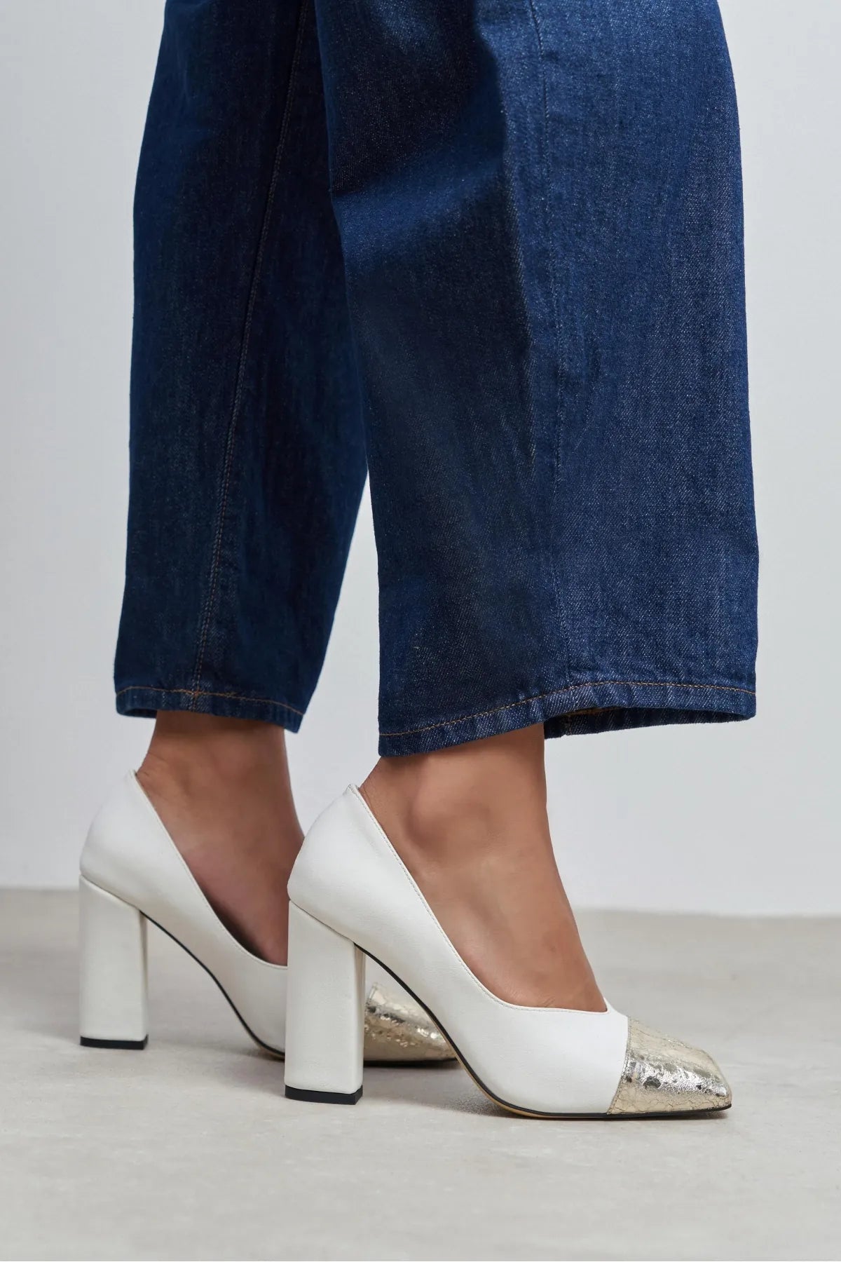 EMILY WHITE & GOLD CAP-TOE BLOCK HEEL WOMEN’S SHOES
