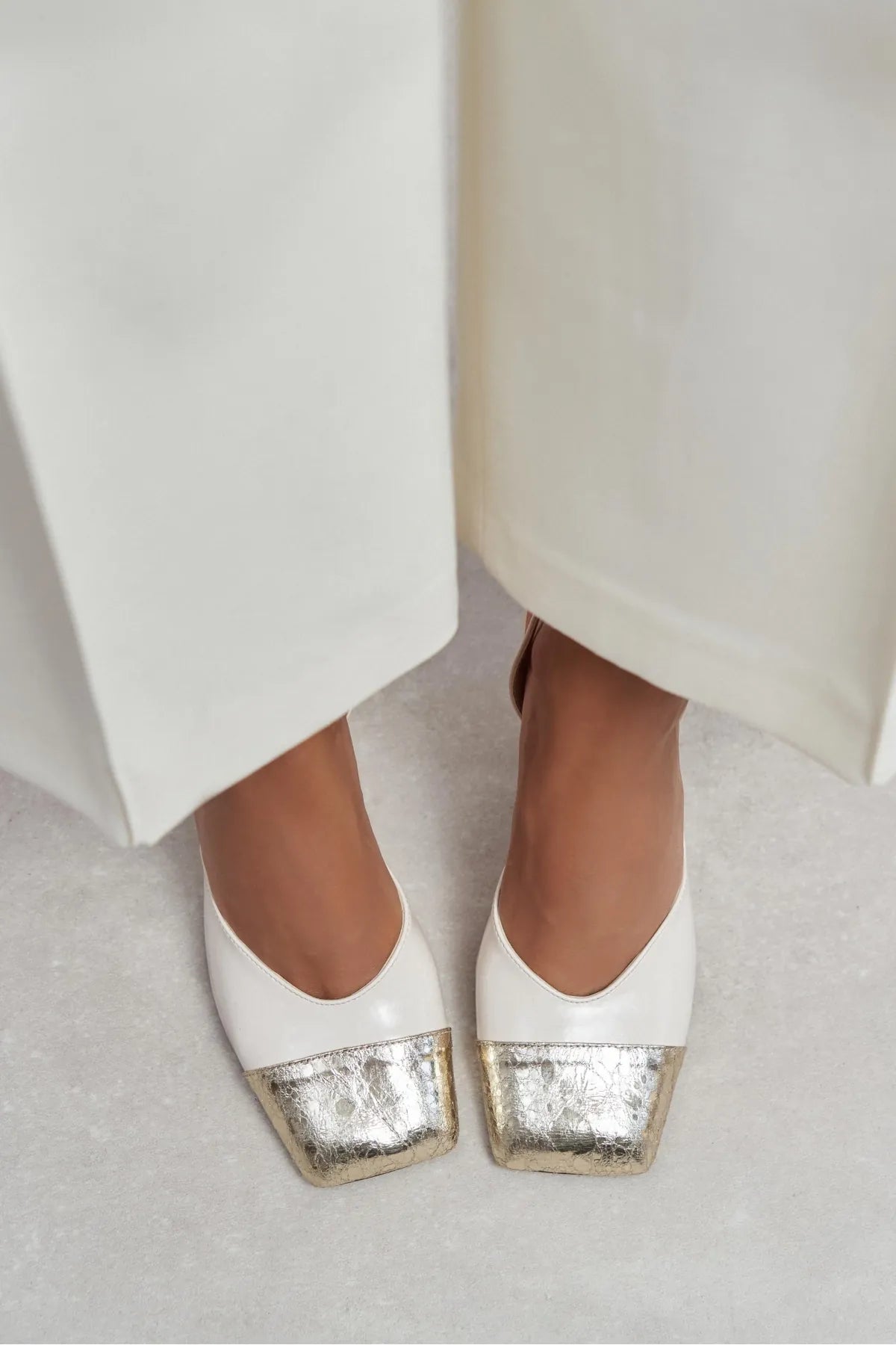 SOLEA PEARL & GOLD TOE DETAIL BLOCK HEEL WOMEN’S SHOES