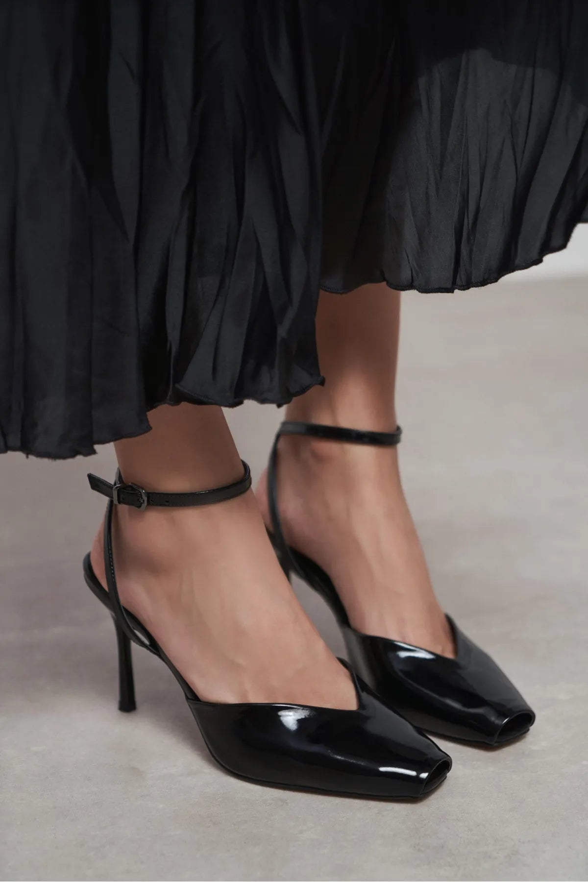 KAHLA Black Patent Leather Ankle Strap Open Toe Women’s Heel Shoes