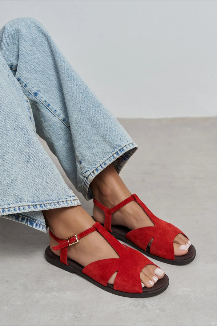 DESSAS RED SUEDE GENUINE LEATHER BUCKLE DETAIL WOMEN’S FLAT OPEN-TOE SANDALS