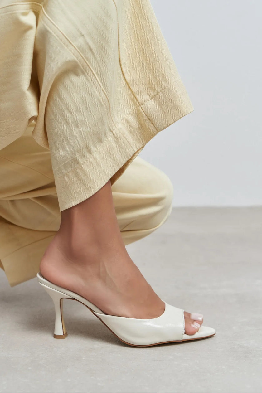 FENRIR BEIGE RUSTIC PATTERN SQUARE-TOE HIGH HEEL WOMEN’S SLIPPERS