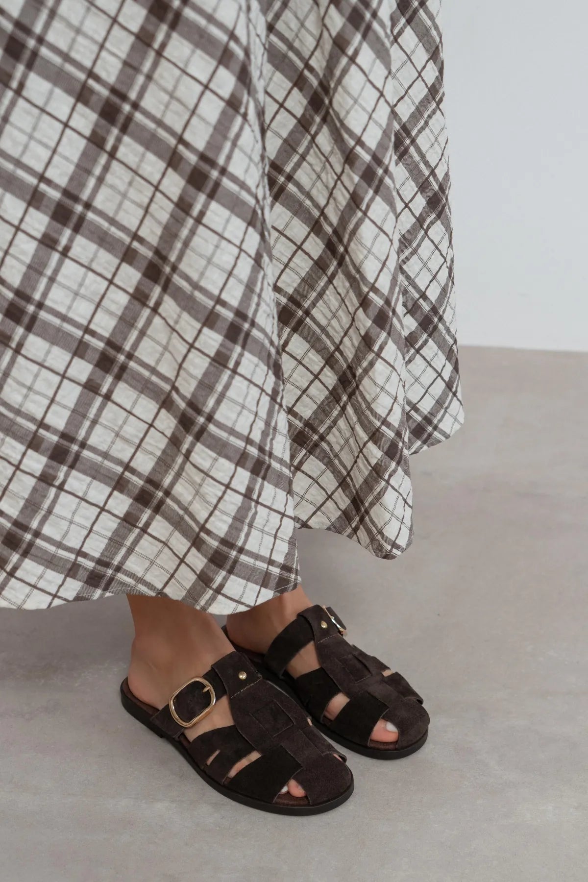 HONEY Bitter Brown Genuine Suede Buckle Detail Flat Women’s Slippers | FOOTWEAR | Slipper | Lebbse HONEY Bitter Brown Genuine Suede Buckle Detail Flat Women’s Slippers | FOOTWEAR | Slipper | Lebbse