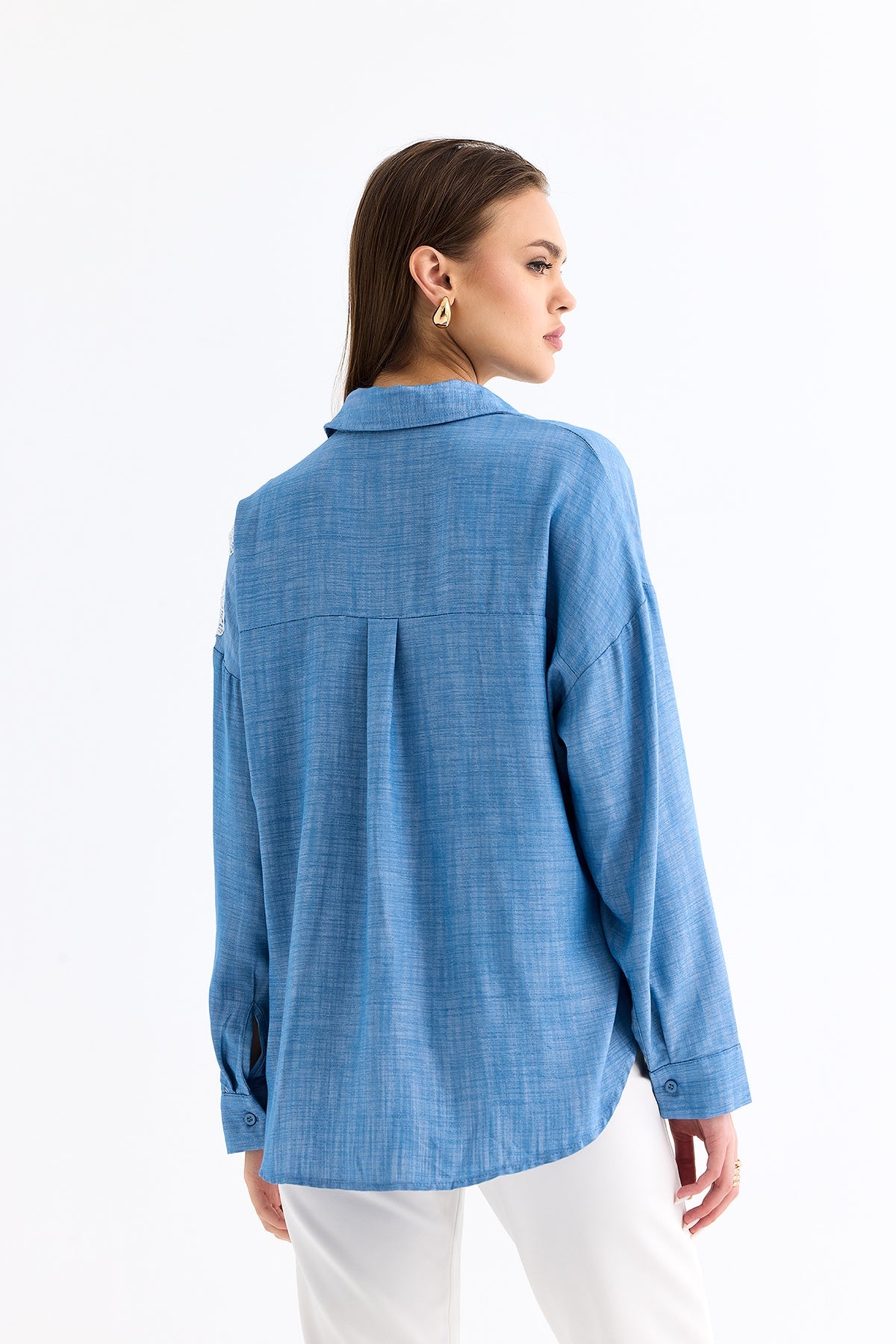 5- قميص نسائي أزرق مطرز دانتيل على كتف واحد - One Shoulder Lace Detailed Shirt Blue