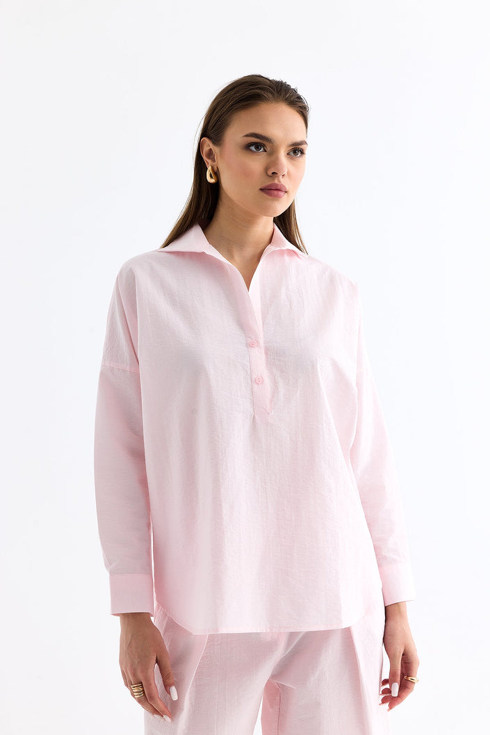 قميص نسائي باراشوت اوفرسايز باللون الوردي - Oval Cut Parachute Oversize Shirt Pink