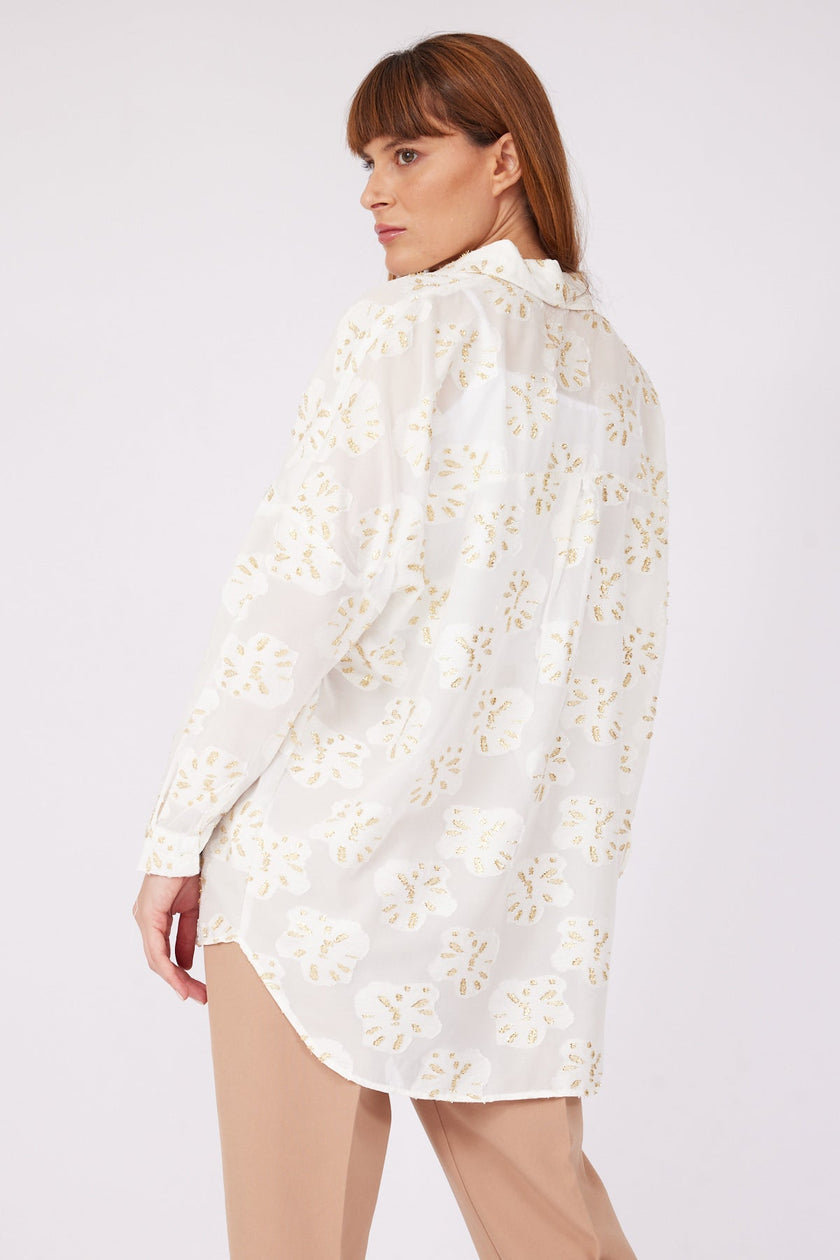 5- قميص حريمي خروج اوفرسايز مطرز بالورود باللون الذهبي - OVERSIZE GOLD ROSE TRANSPARENT ECRU WOMEN'S SHIRT