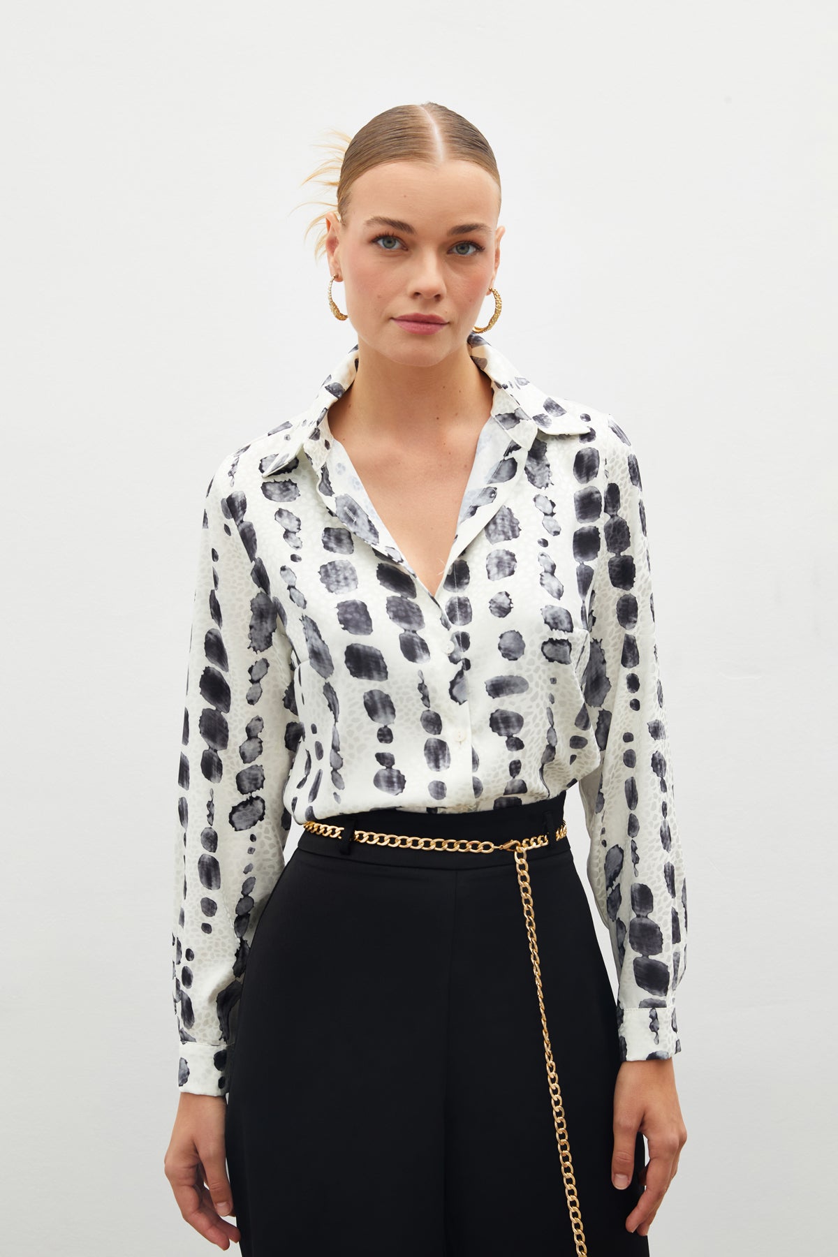 3- قميص نسائي اسود ساتان بنفشة مربعات - Patterned Classic Shirt - BLACK