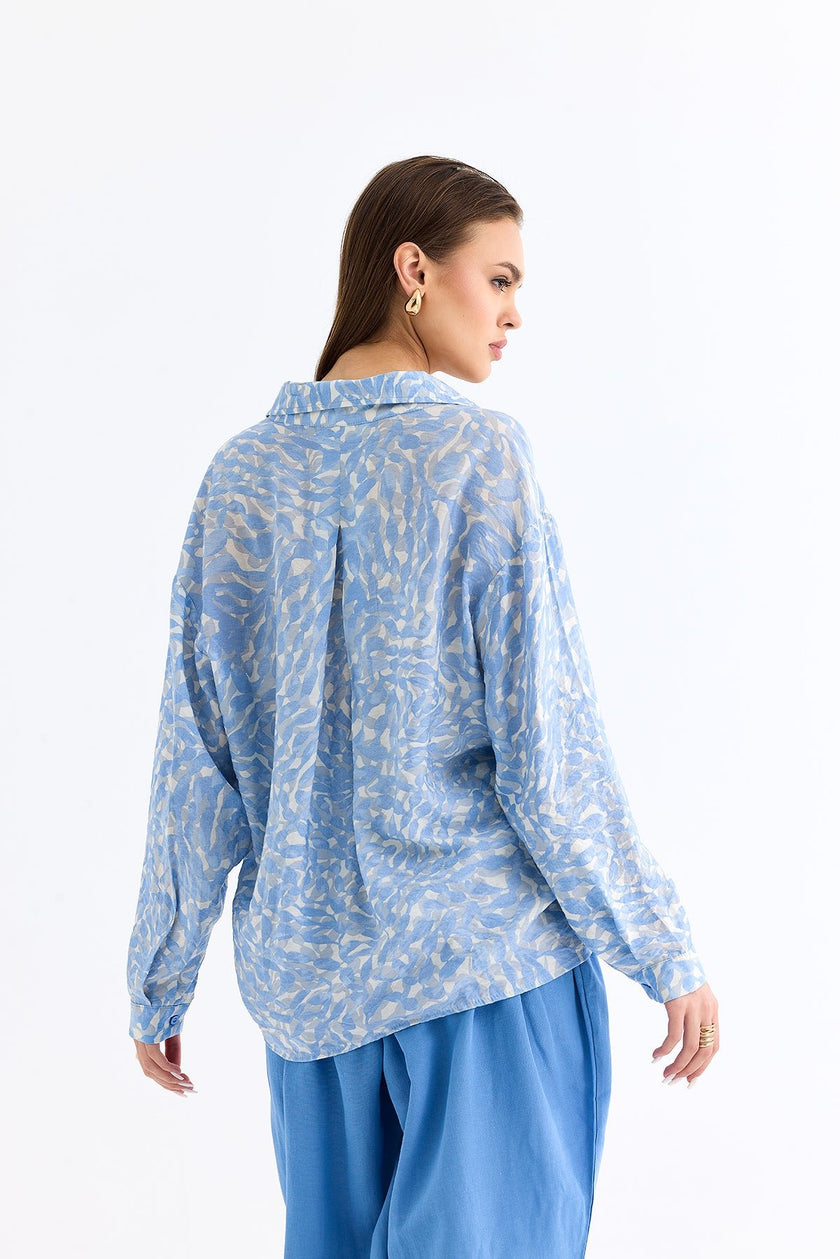 5- قميص نسائي منقوش باللون الأزرق الفاتح - Patterned Shirt Light Blue