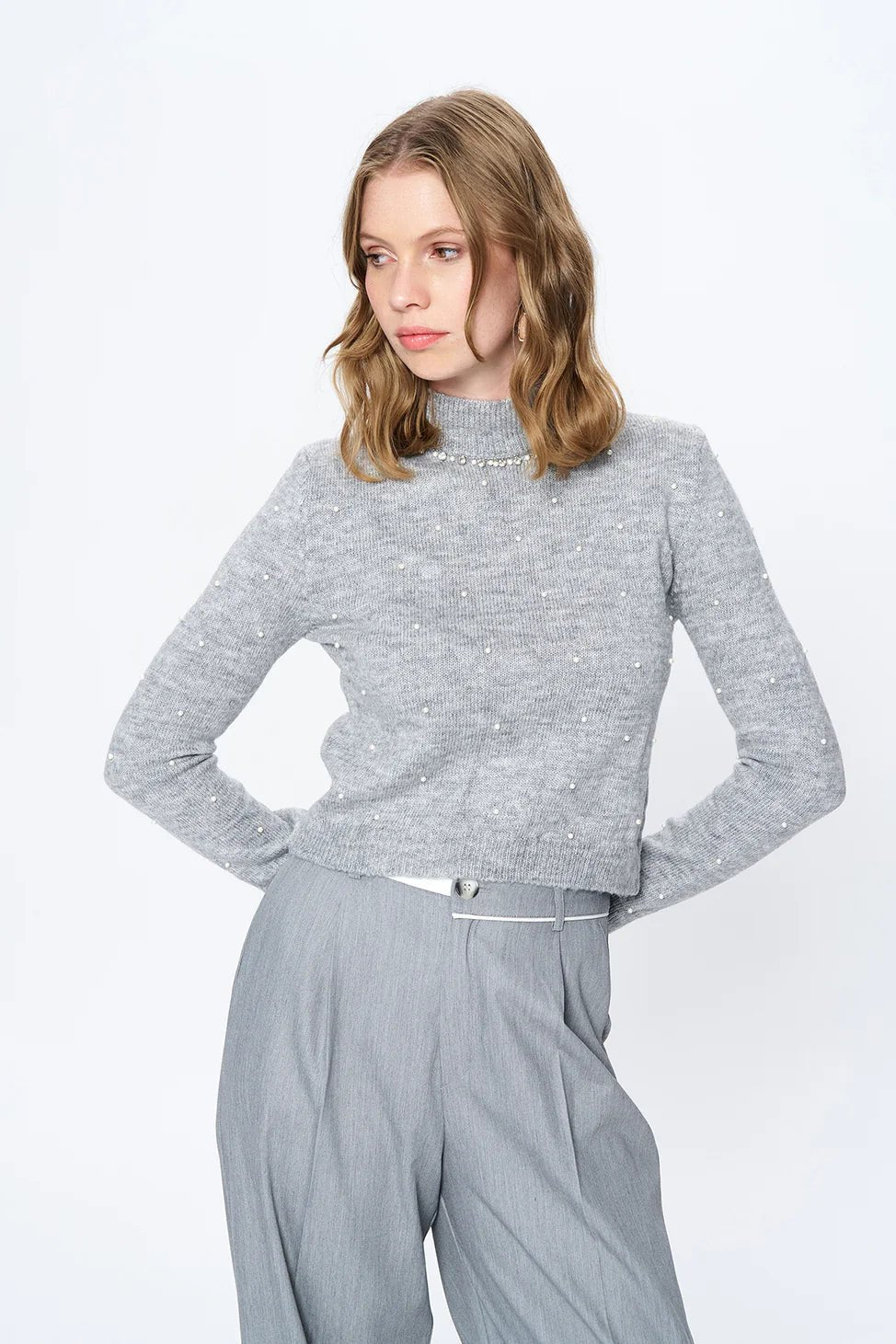 Pearl Accessory Turtleneck Sweater Gray - Lebbse