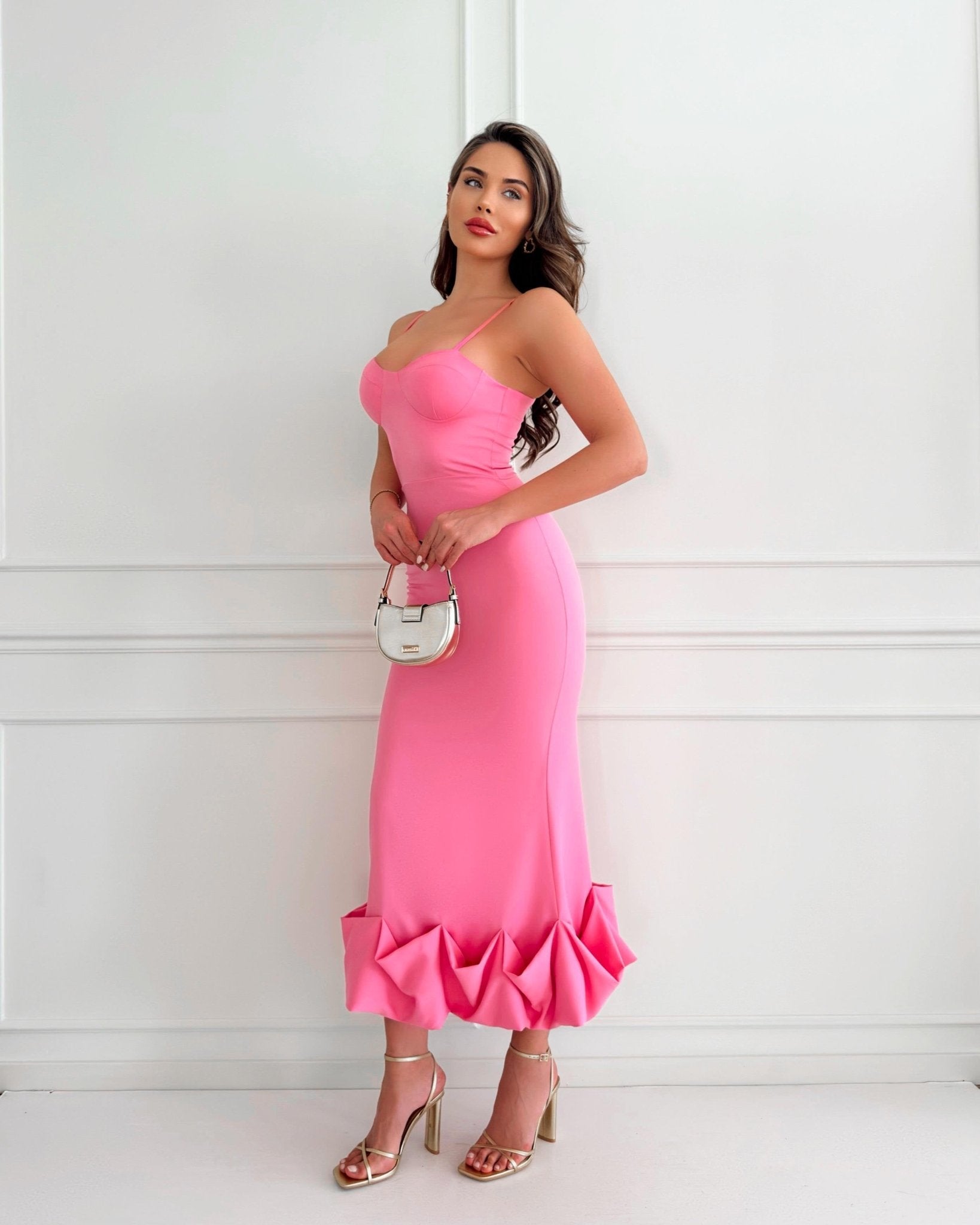 PINK COLLAR FRILLY FITTED DRESS - Lebbse