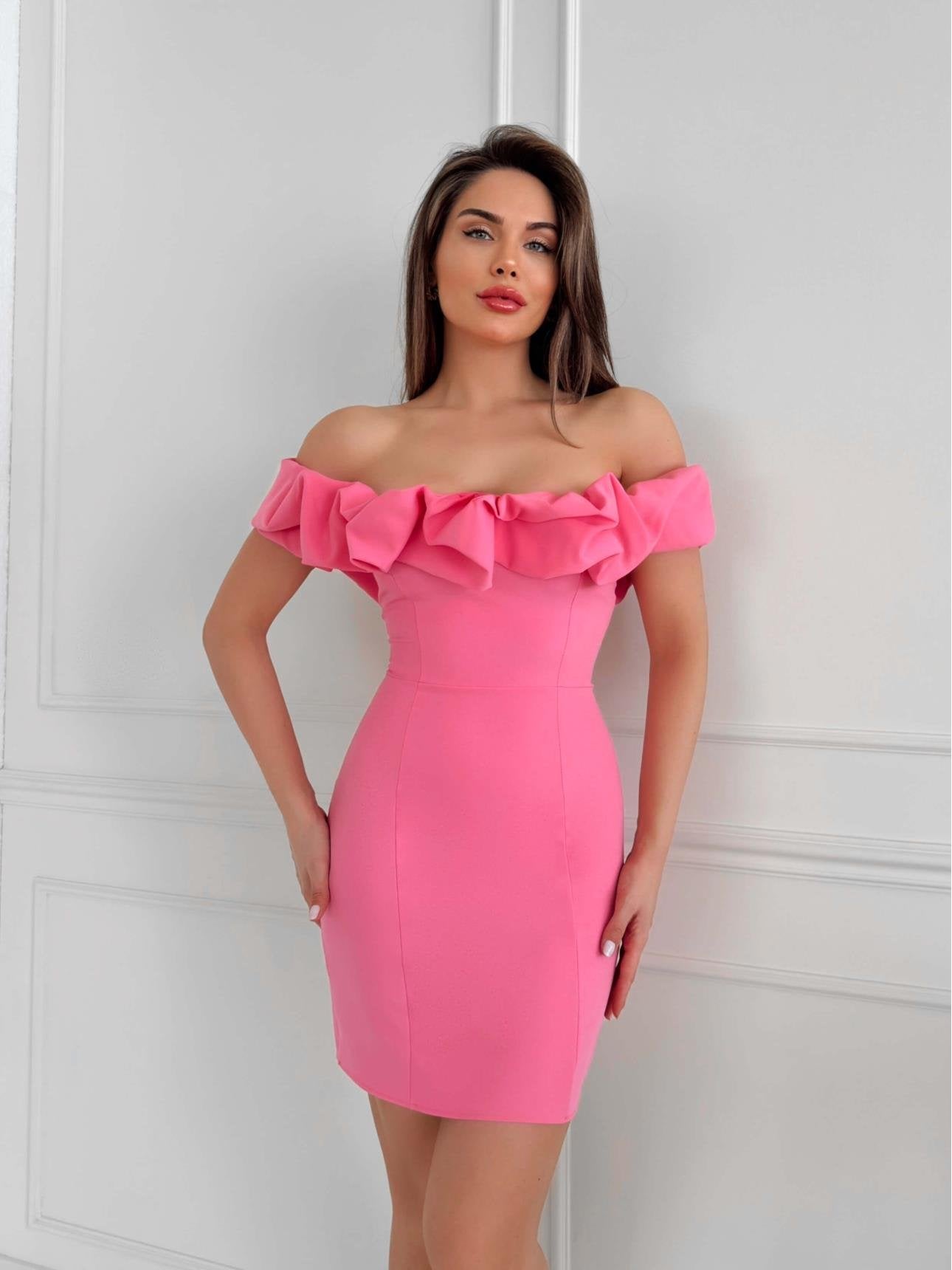 PINK COLLAR FRILLY FITTED MINI DRESS - Lebbse