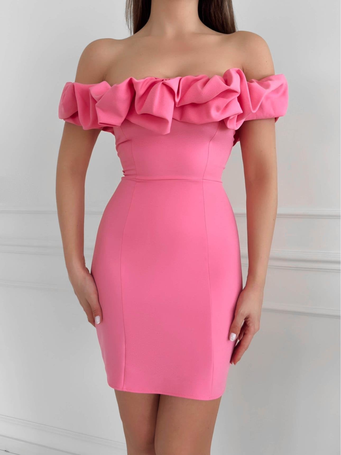 PINK COLLAR FRILLY FITTED MINI DRESS - Lebbse