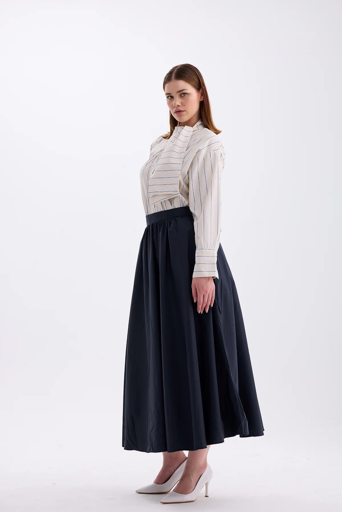 PLEATED NAVY BLUE SKIRT | November Vibes | Skirt | Lebbse PLEATED NAVY BLUE SKIRT | November Vibes | Skirt | Lebbse