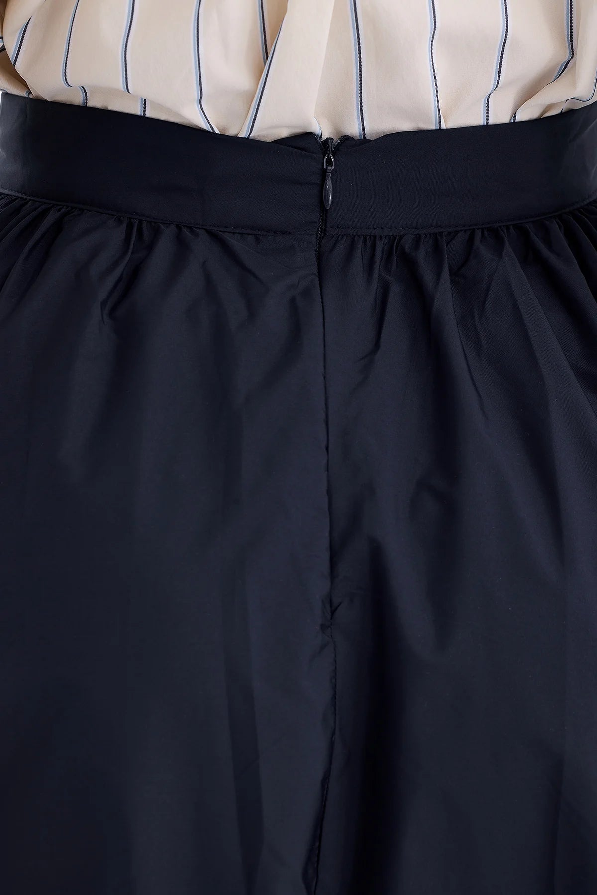 PLEATED NAVY BLUE SKIRT - Lebbse