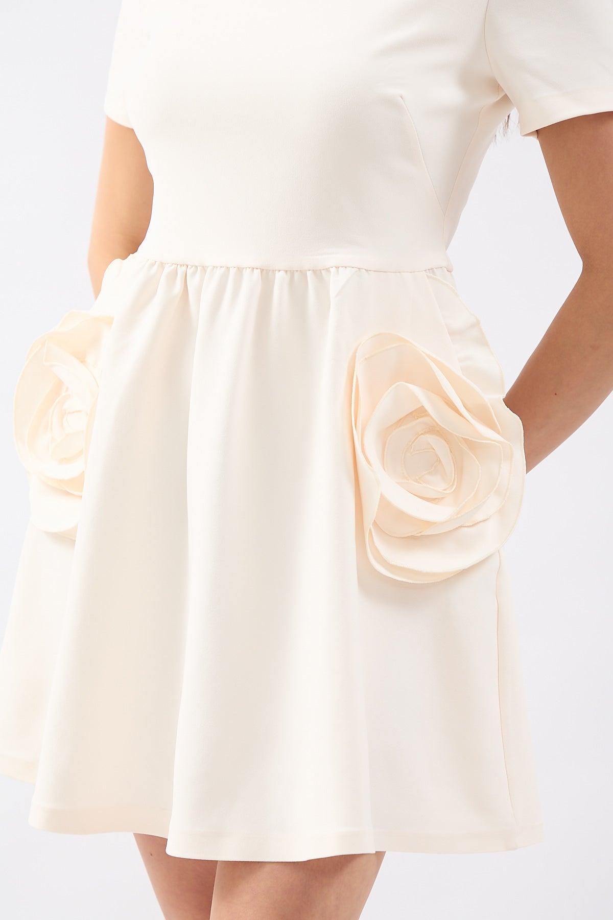 Premium Big Rose Detailed Crepe Dress | CLOTHES | DRESS | Lebbse Premium Big Rose Detailed Crepe Dress | CLOTHES | DRESS | Lebbse