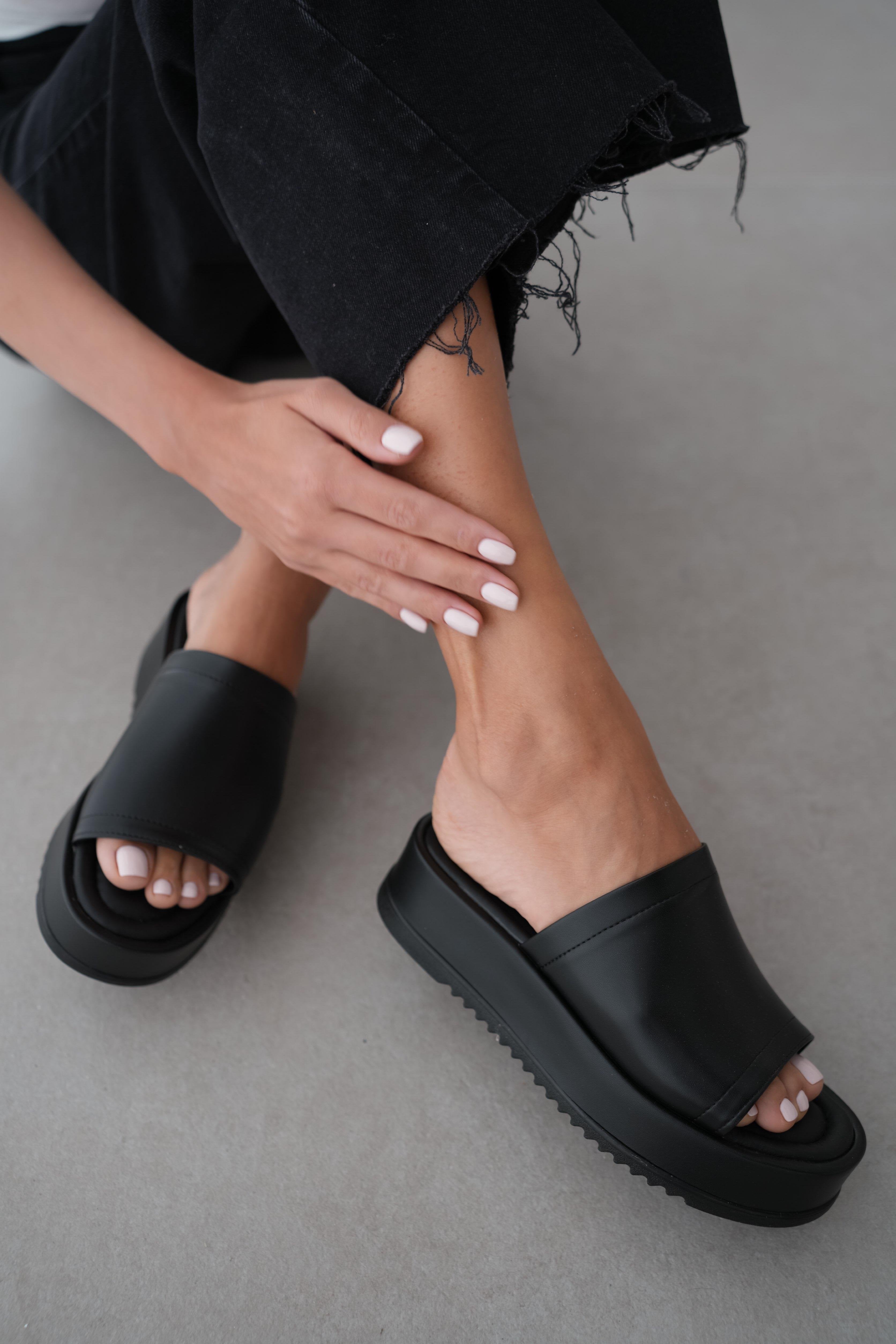 Darriel Thick Heeled Women's Slippers-BLACK