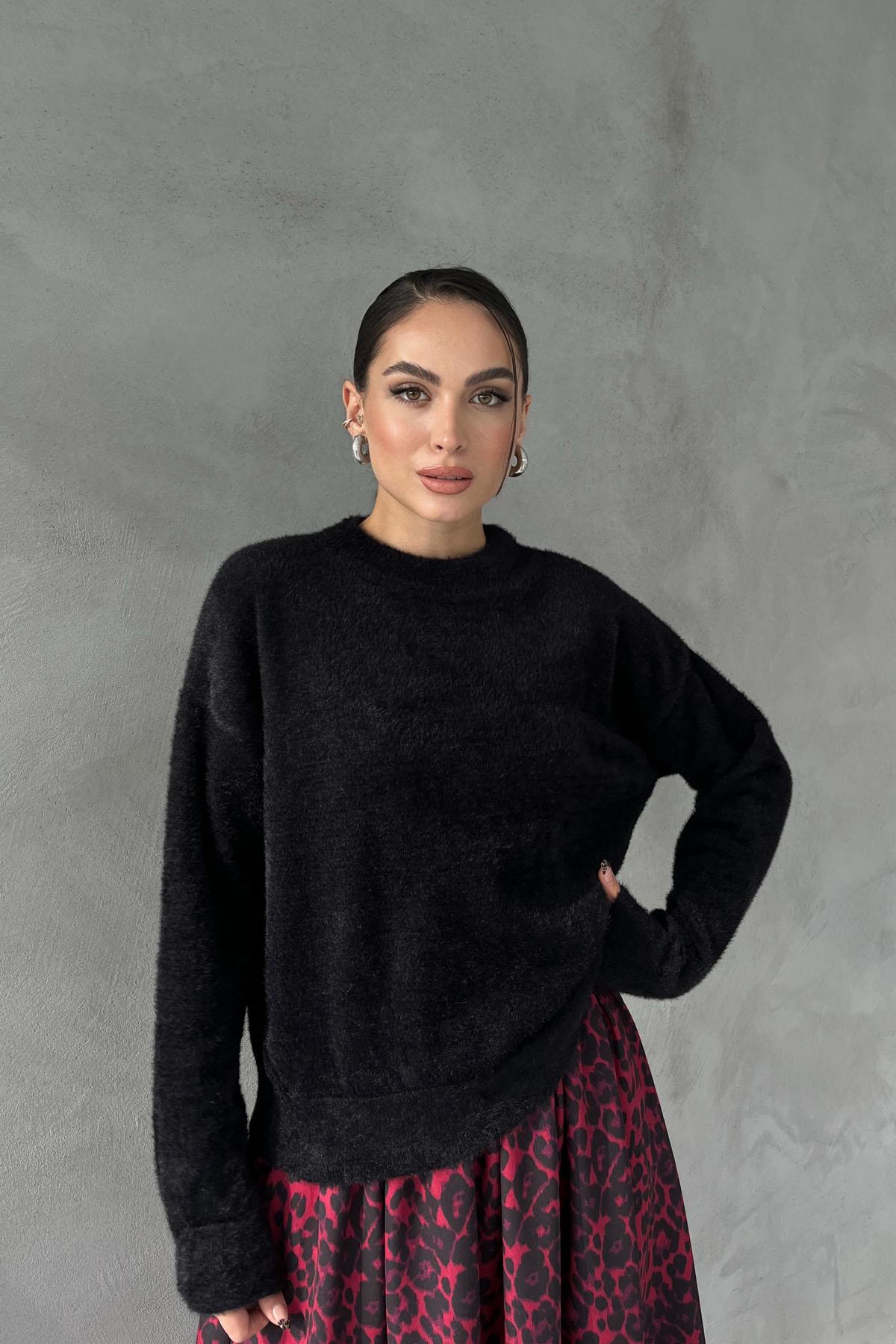 Black Zulia Crew Neck Basic Sweater