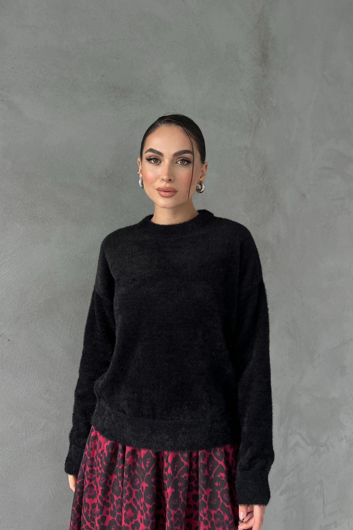 Black Zulia Crew Neck Basic Sweater