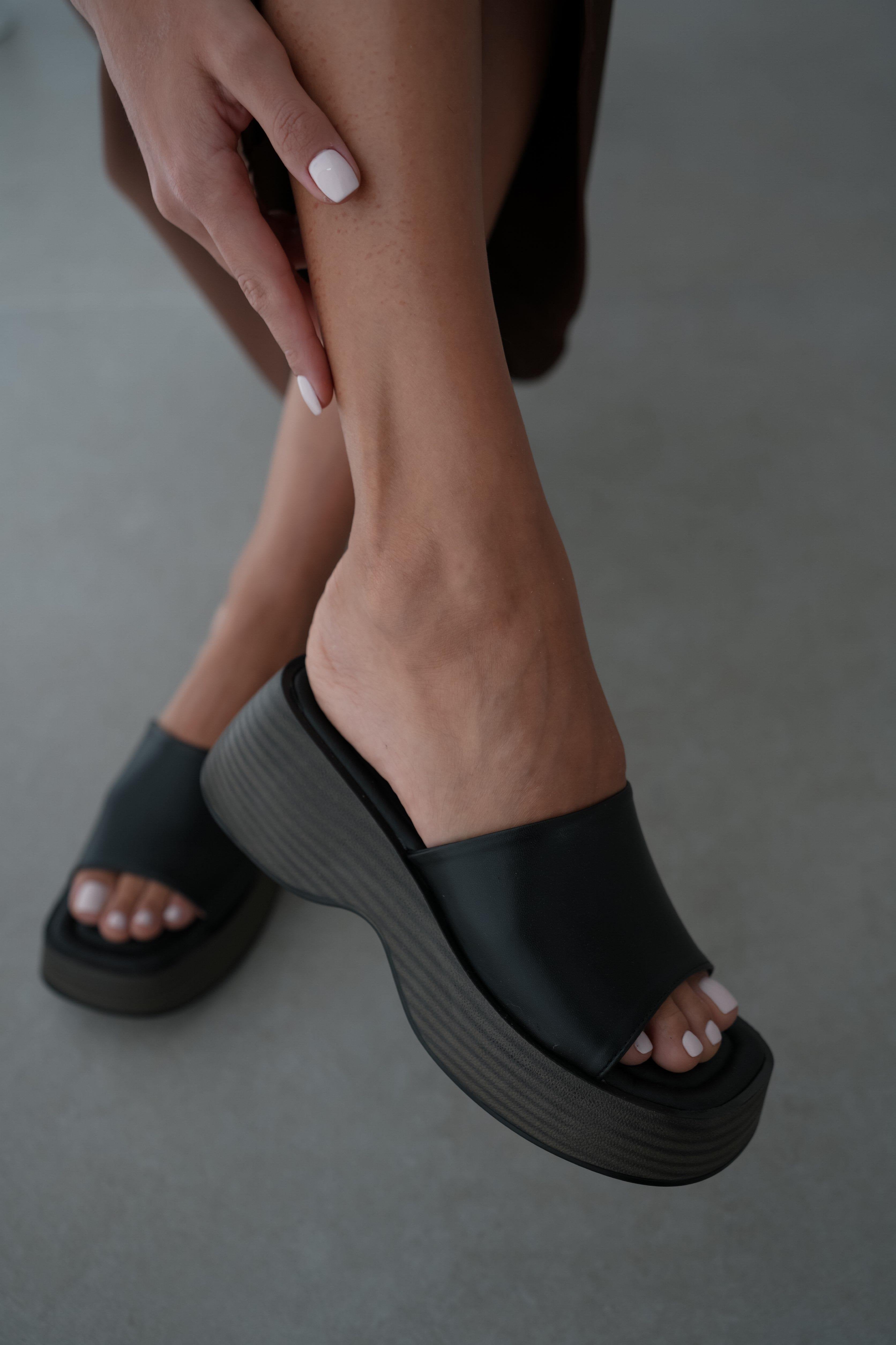 Arden Thick Heeled Women's Slippers-BLACK