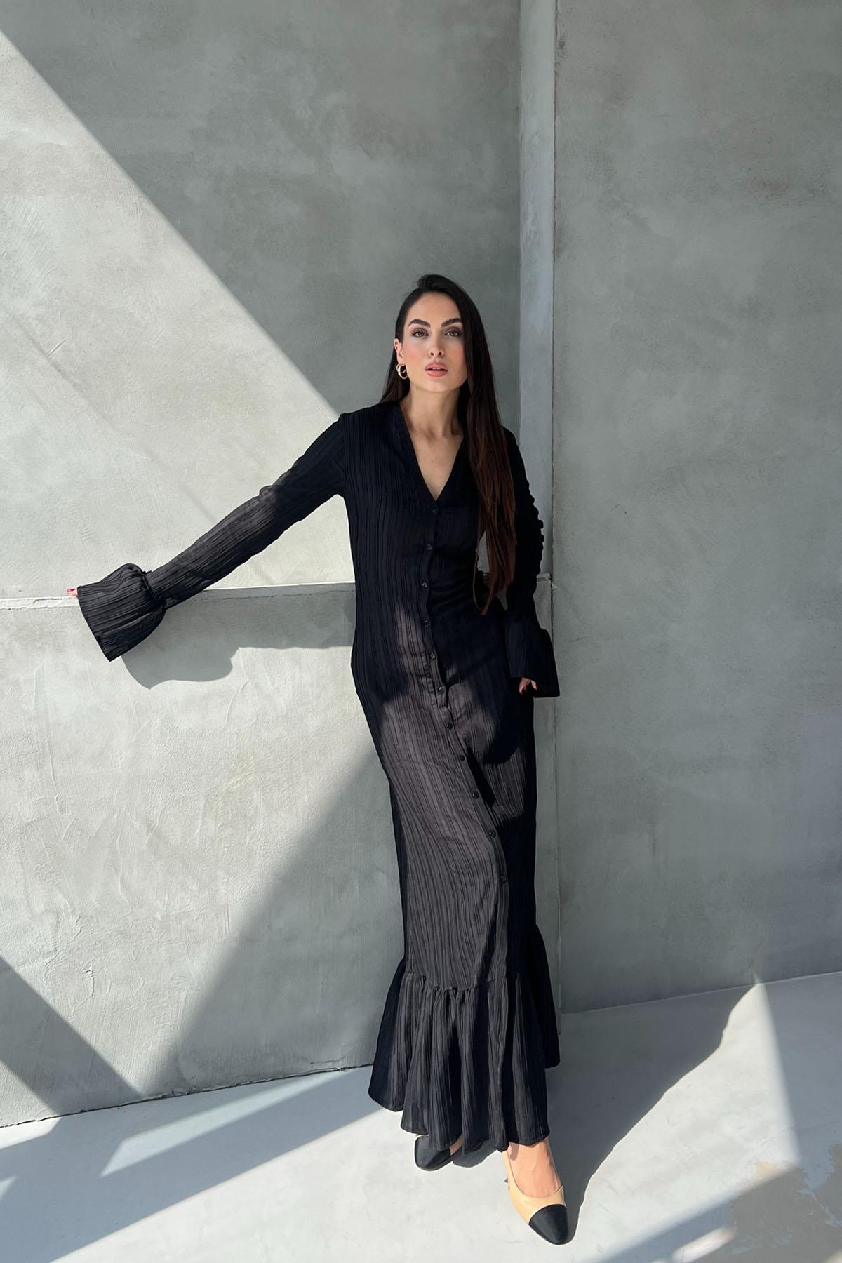 Black Pleated Buttoned Sleeve Detailed Long Dress