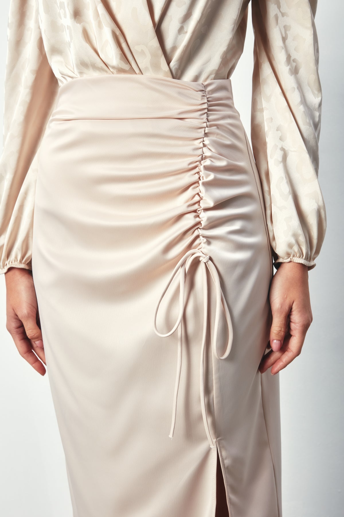 Satin Skirt with Gathered Detail - BEIGE - Lebbse