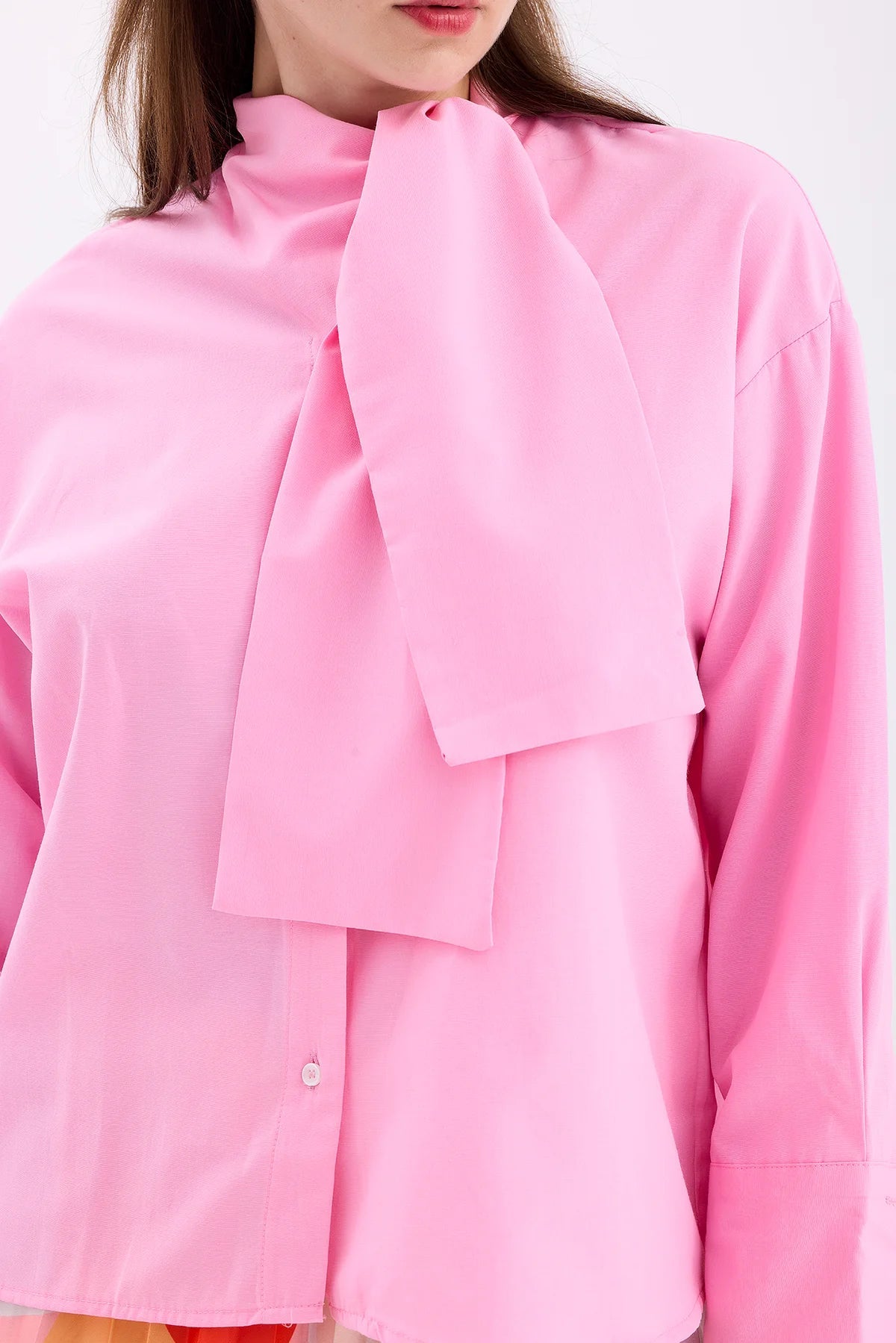 2- قميص نسائي بياقة وشاح وردي - SCARF COLLAR SHIRT – PINK