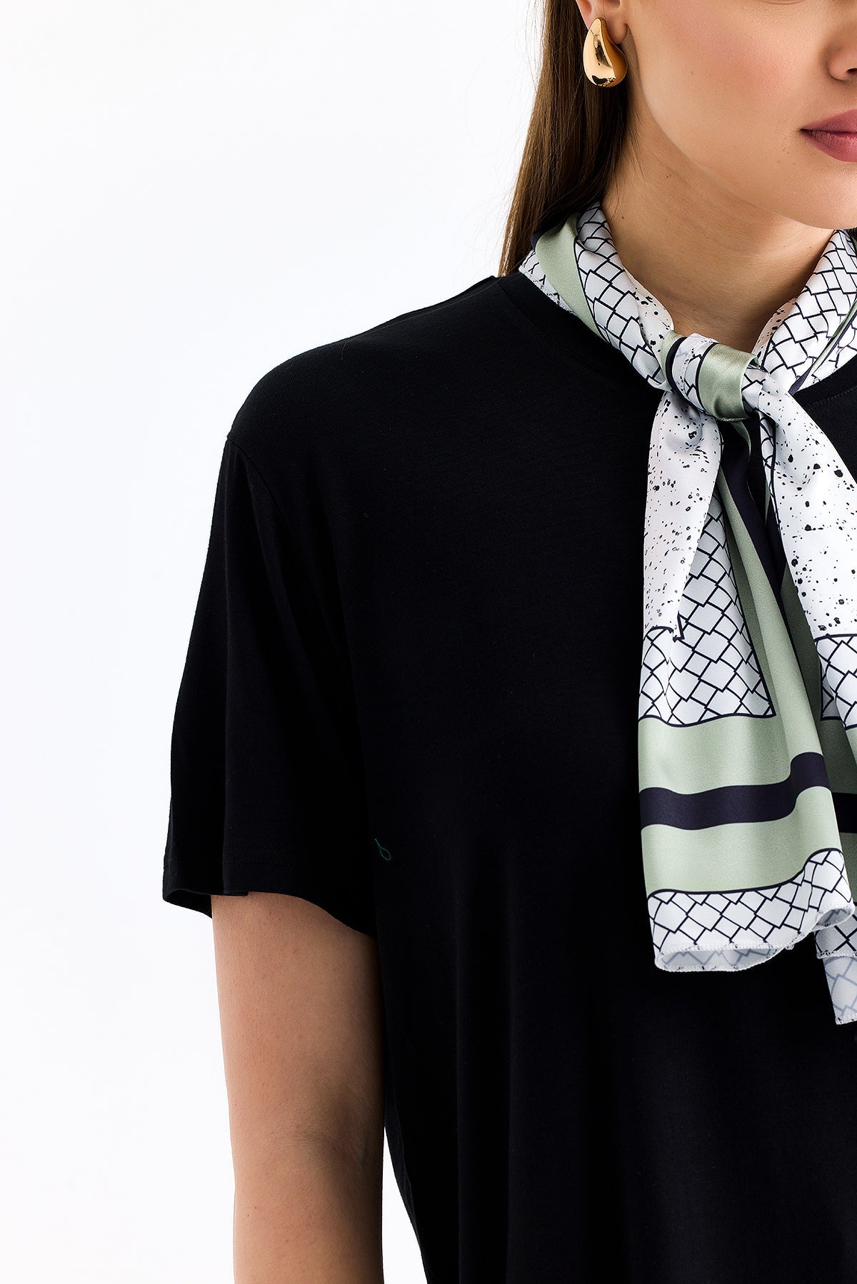 Short Sleeve Scarf Detailed Tshirt Black - Lebbse