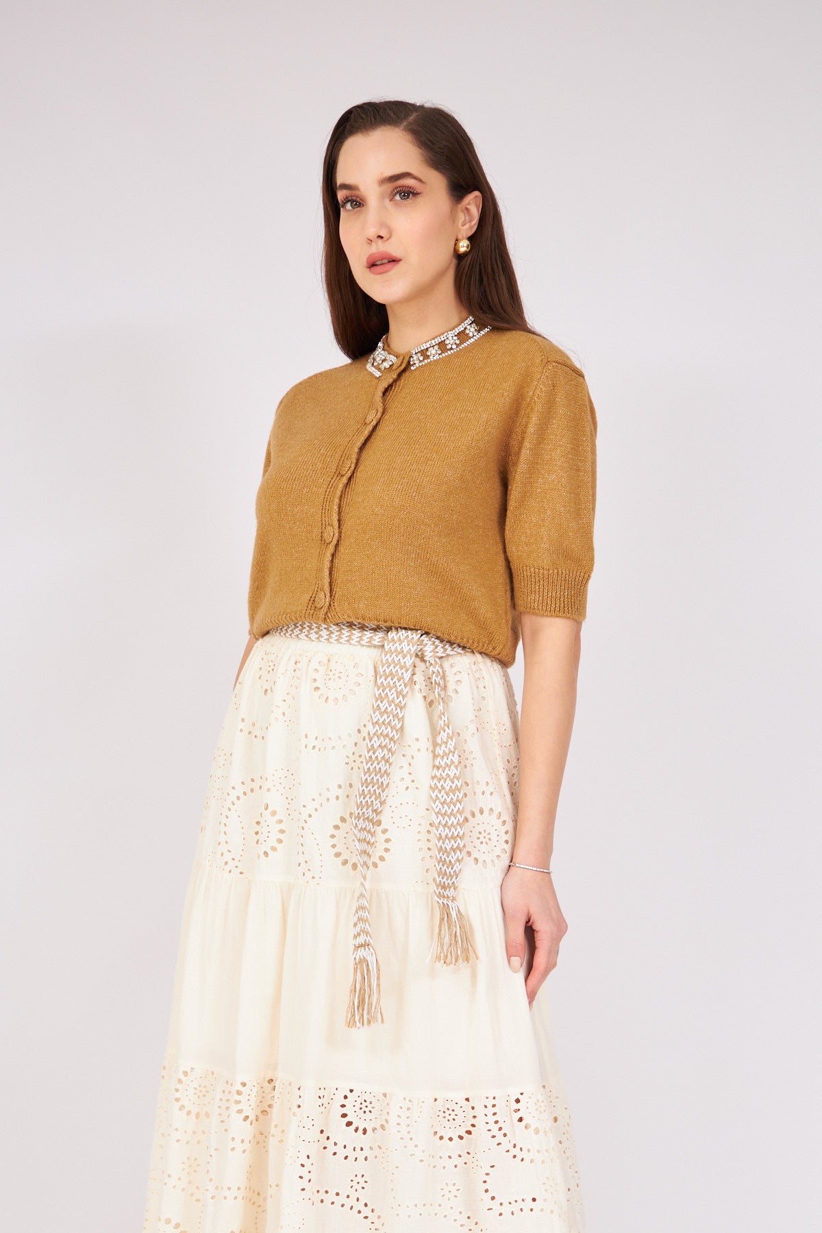 3- كارديجان شتوي بلون كاميل ذات قبة مرصعة - Stoned Collar Cardigan Tobacco Color