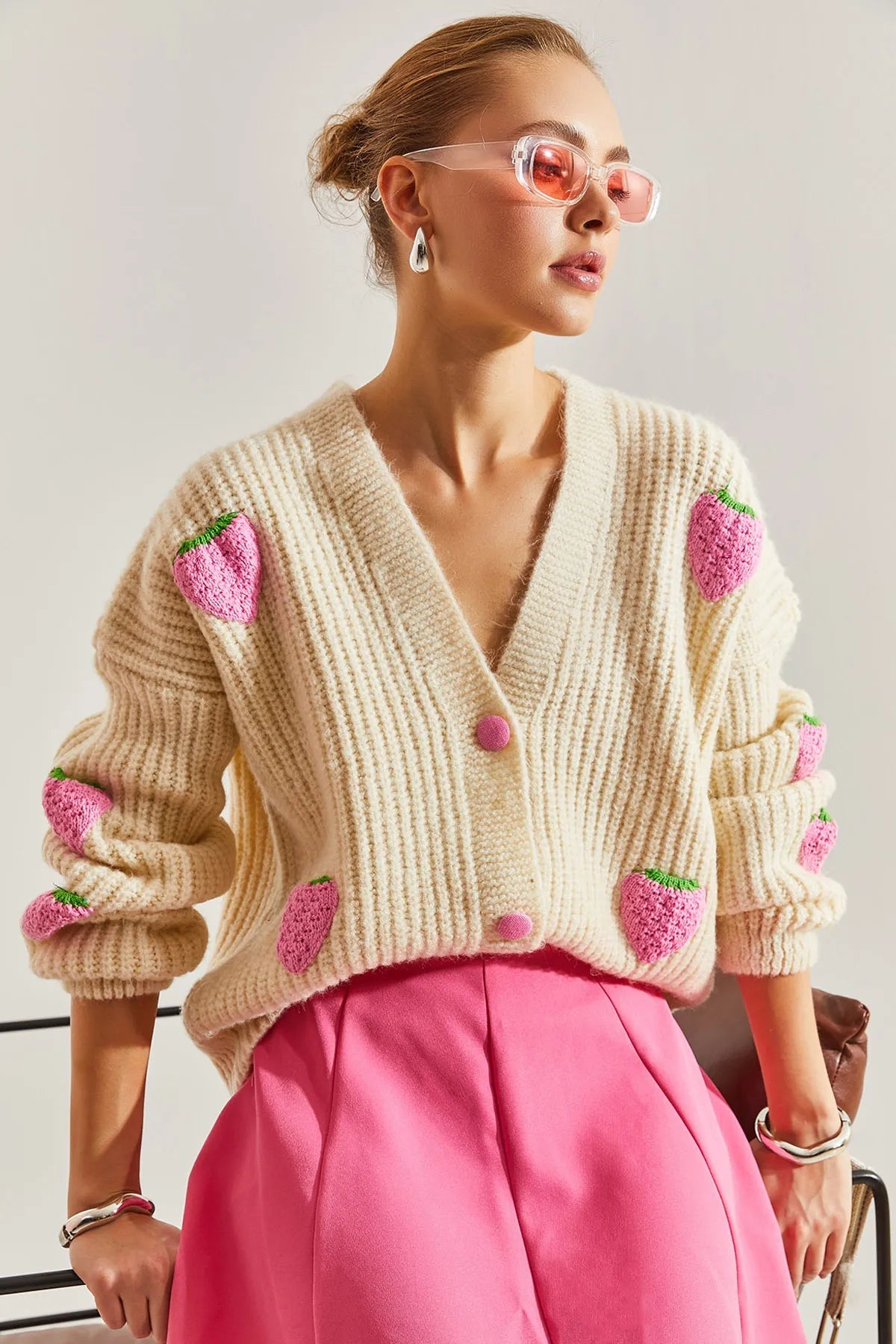 STRAWBERRY PATTERNED V - NECK KNIT CARDIGAN - Lebbse