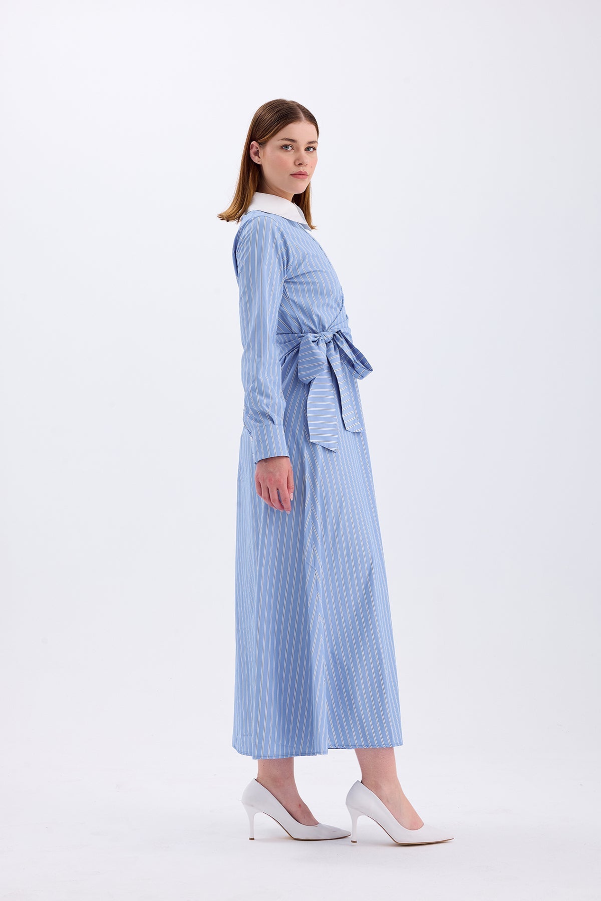 STRIPED DARK BLUE POPLIN DRESS WITH BELT DETAIL - Lebbse