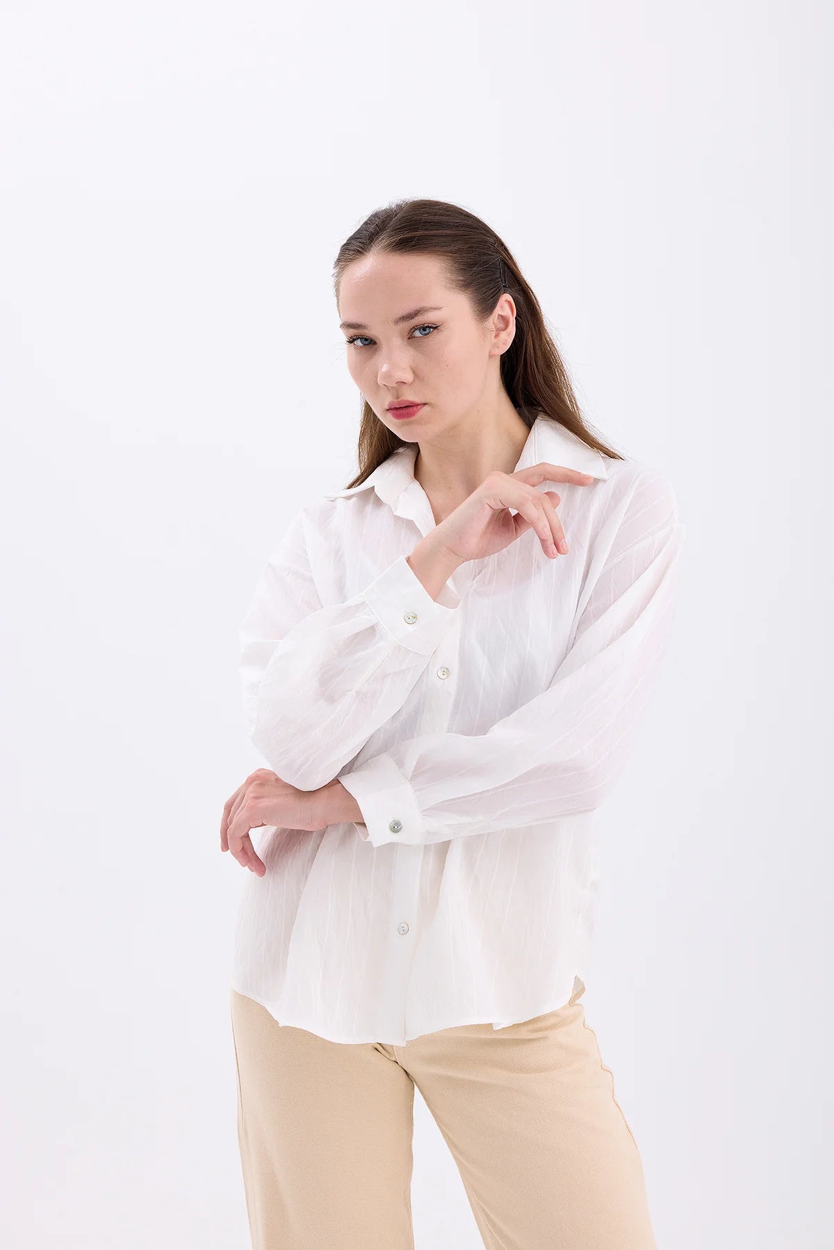 3- قميص نسائي مخطط باللون الأبيض - Striped Shirt White