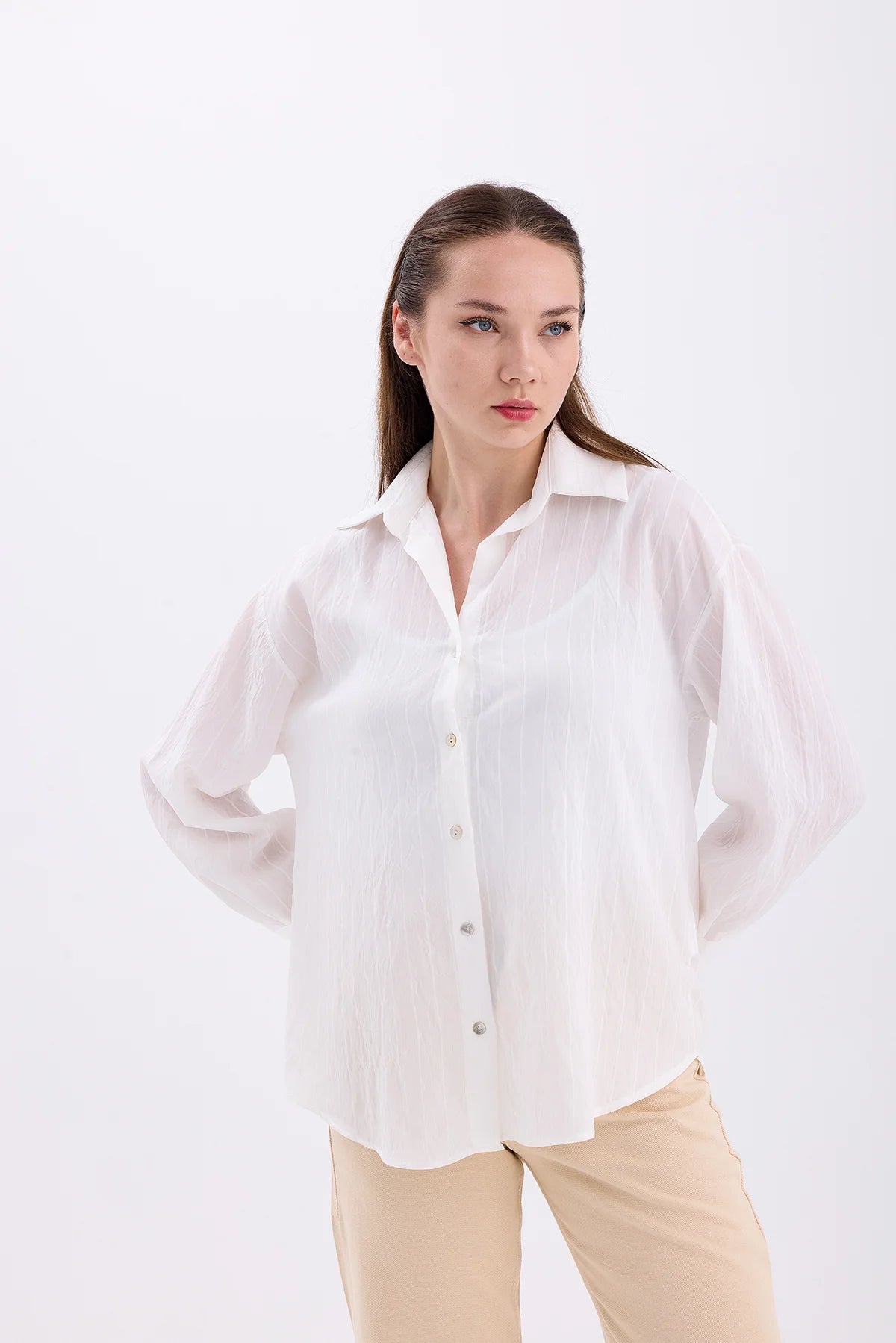 4- قميص نسائي مخطط باللون الأبيض - Striped Shirt White