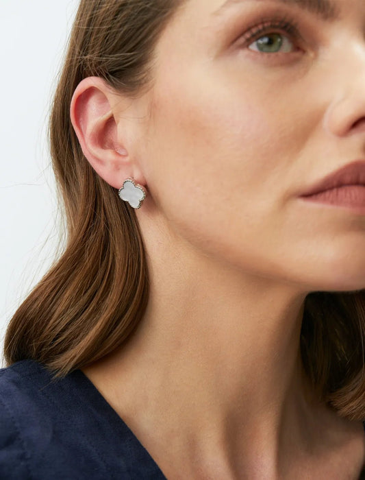 Stylish Earrings with Gray Clover Figures - Lebbse