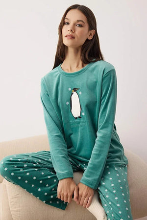 Green Snowflake Patterned Penguin Embroidered Velvet Knit Pajama Set