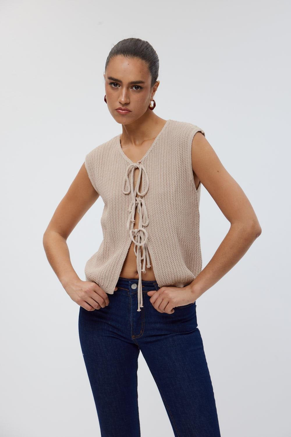 BEIGE WOMEN'S KNITWEAR VEST WITH TIE-UP DETAILED CREW NECK