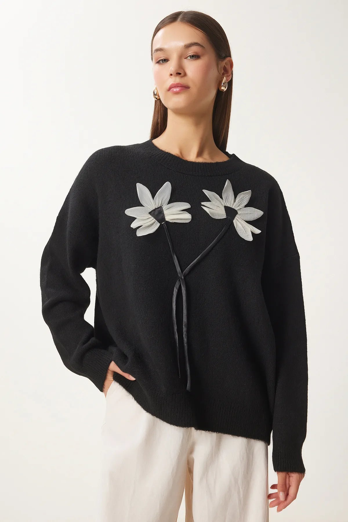 Women's Black Floral Detailed Knit Sweater