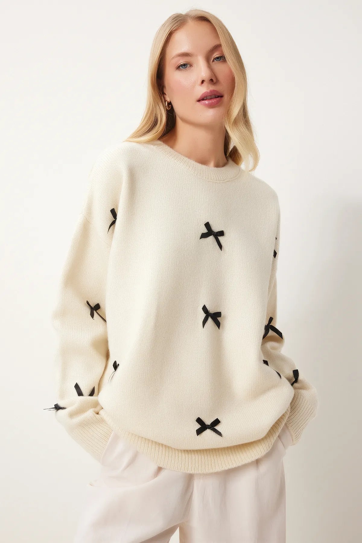 Offwhite Bow Knit Sweater