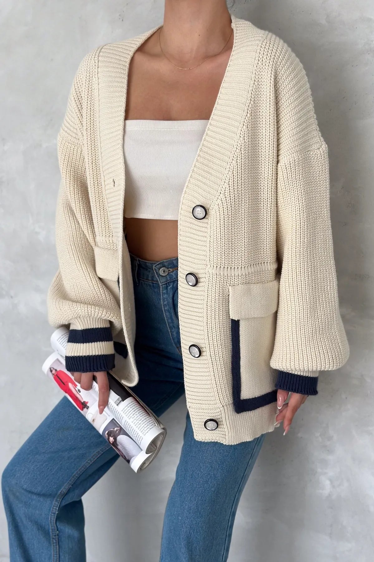 4- كارديجان شتوي صوف تريكو اوفر سايز وجيوب ملونة - Oversize Beige Knitted Cardigan Button Detailed Pockets Color