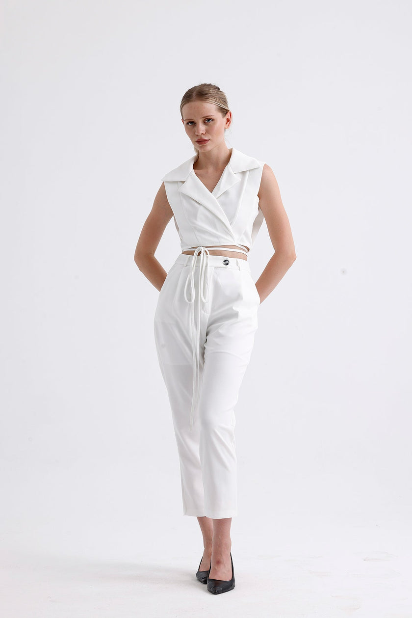 2- بنطلون بدلة حريمي مع سترة برباطات لون أبيض - Tied Vest Suit White