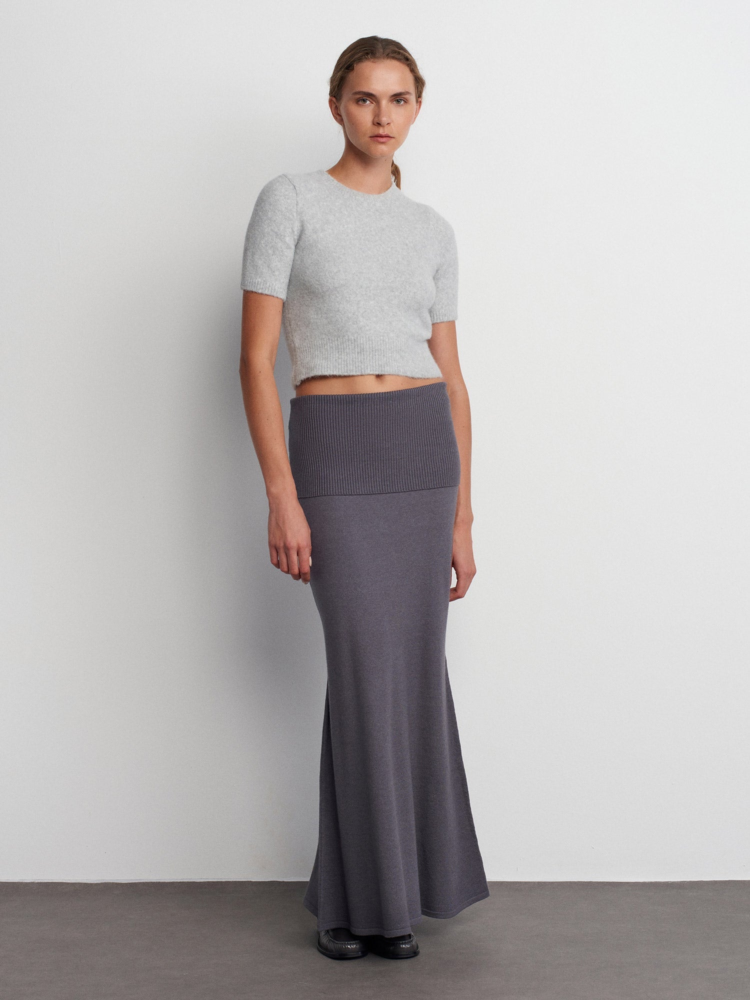 Waist Ribbed Flowy Knitted Skirt - Fumé - Lebbse