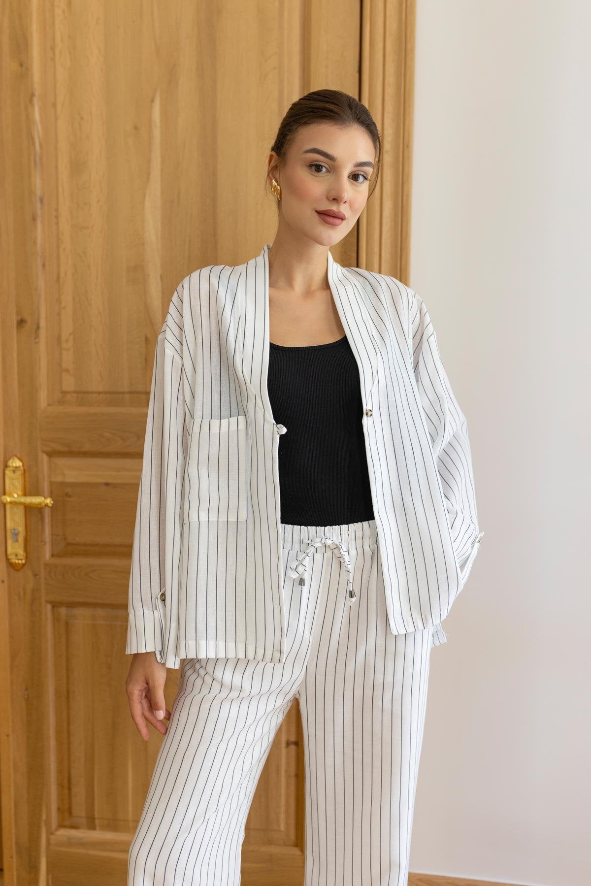 White - Black Single Pocket Detailed Striped Jacket Trousers Set - Lebbse