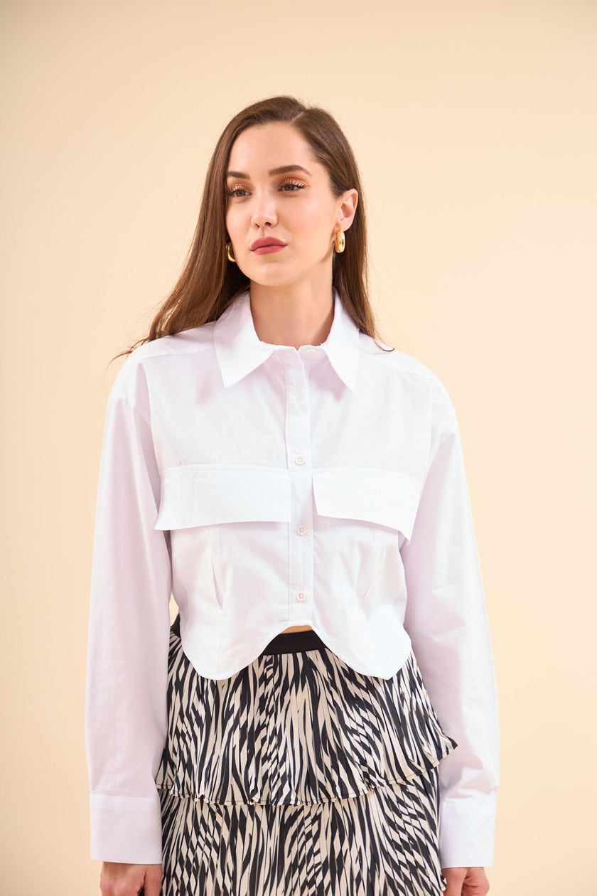 2- ستايلات القميص الابيض نسائي بأكمام طويلة وجيب كبير - WHITE LONG SLEEVE SHIRT WITH BIG POCKET