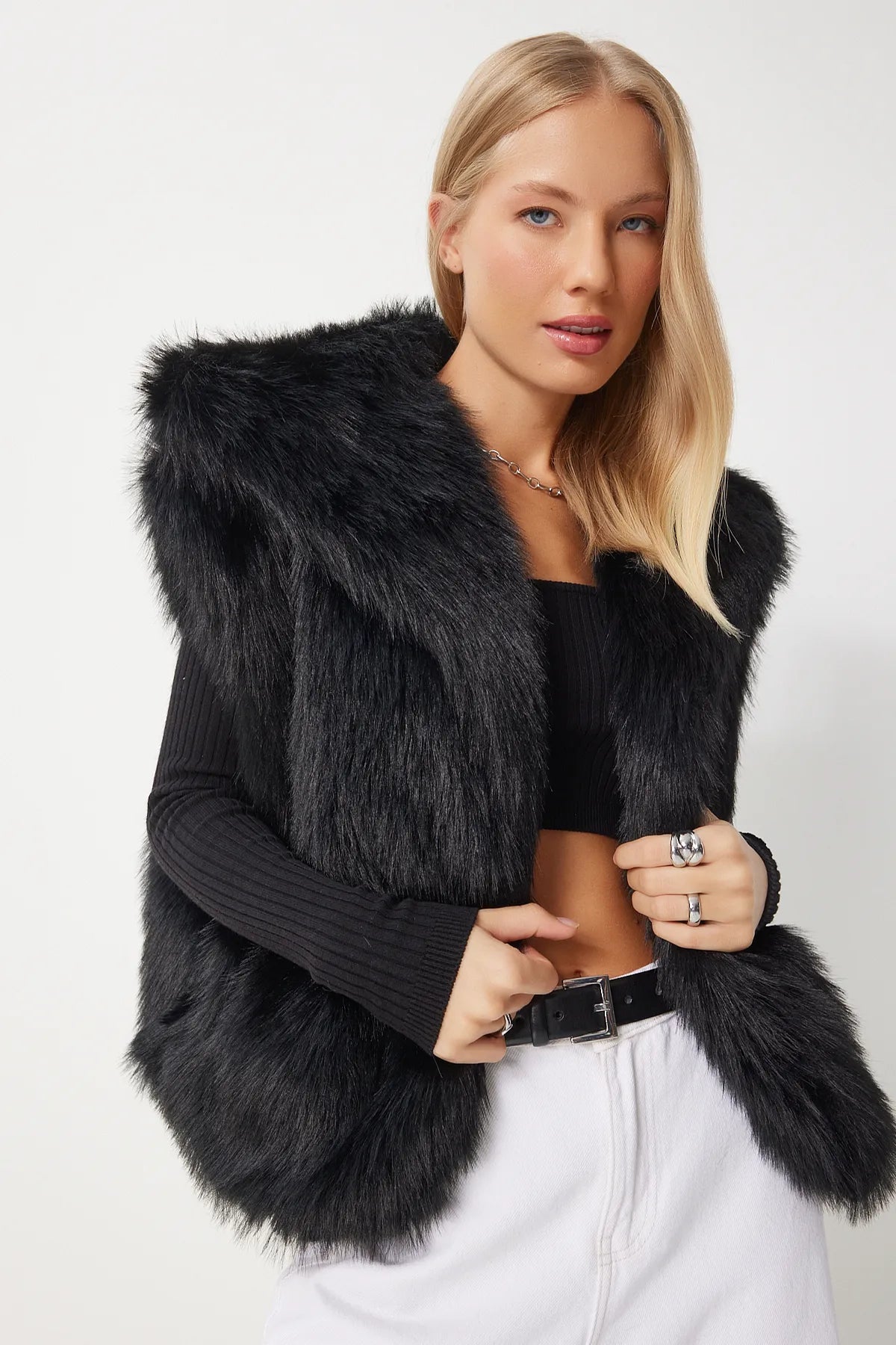 Women's Black Faux Fur Vest - Lebbse