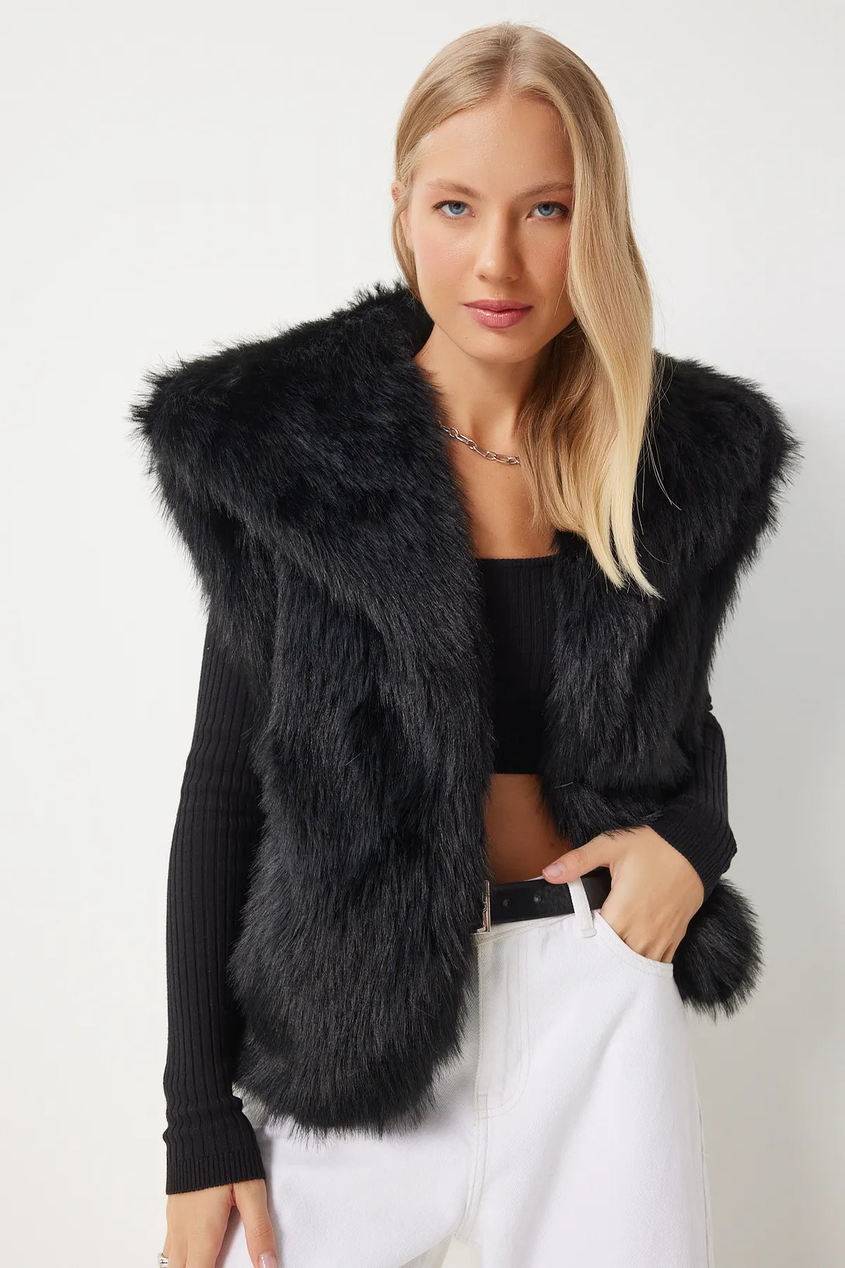 Women's Black Faux Fur Vest - Lebbse