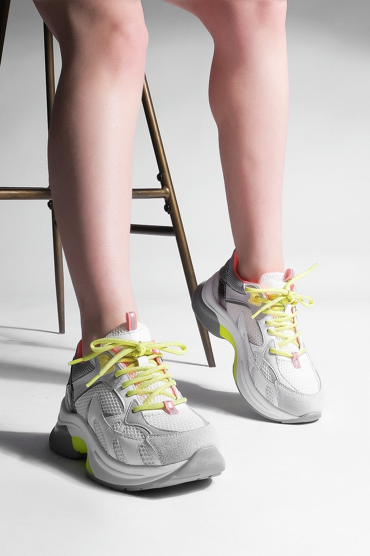 Women's Sneaker Thick Sole Sports Shoes Bavra - White - Lebbse