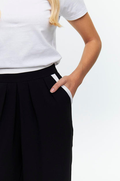 WOMEN'S TROUSERS WITH FLOATING STRIP DETAIL - Lebbse