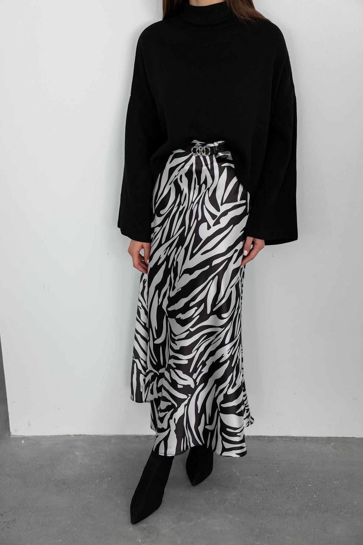 Zebra Patterned Satin Skirt - BLACK - Lebbse