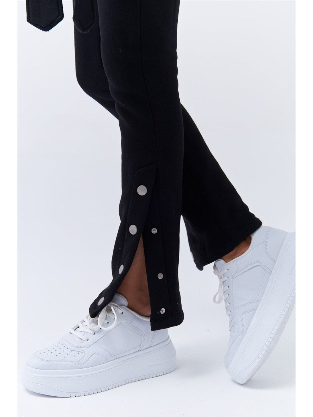 BLACK WOMEN'S TRACKSUIT WITH DETACHABLE SLEEVES WITH SPRINGS - Lebbse