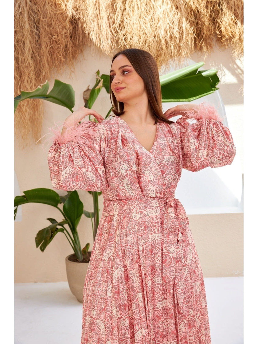 4- Ecru فستان روز فاتح شق مفصل - Ecru-dry Rose Cross Tied Sleeves Feather Detailed Slit Dress