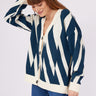 كارديجان صوف بتفاصيل نقش هندسي باللون البترولي - Geometric Pattern Cardigan Oil GREEN