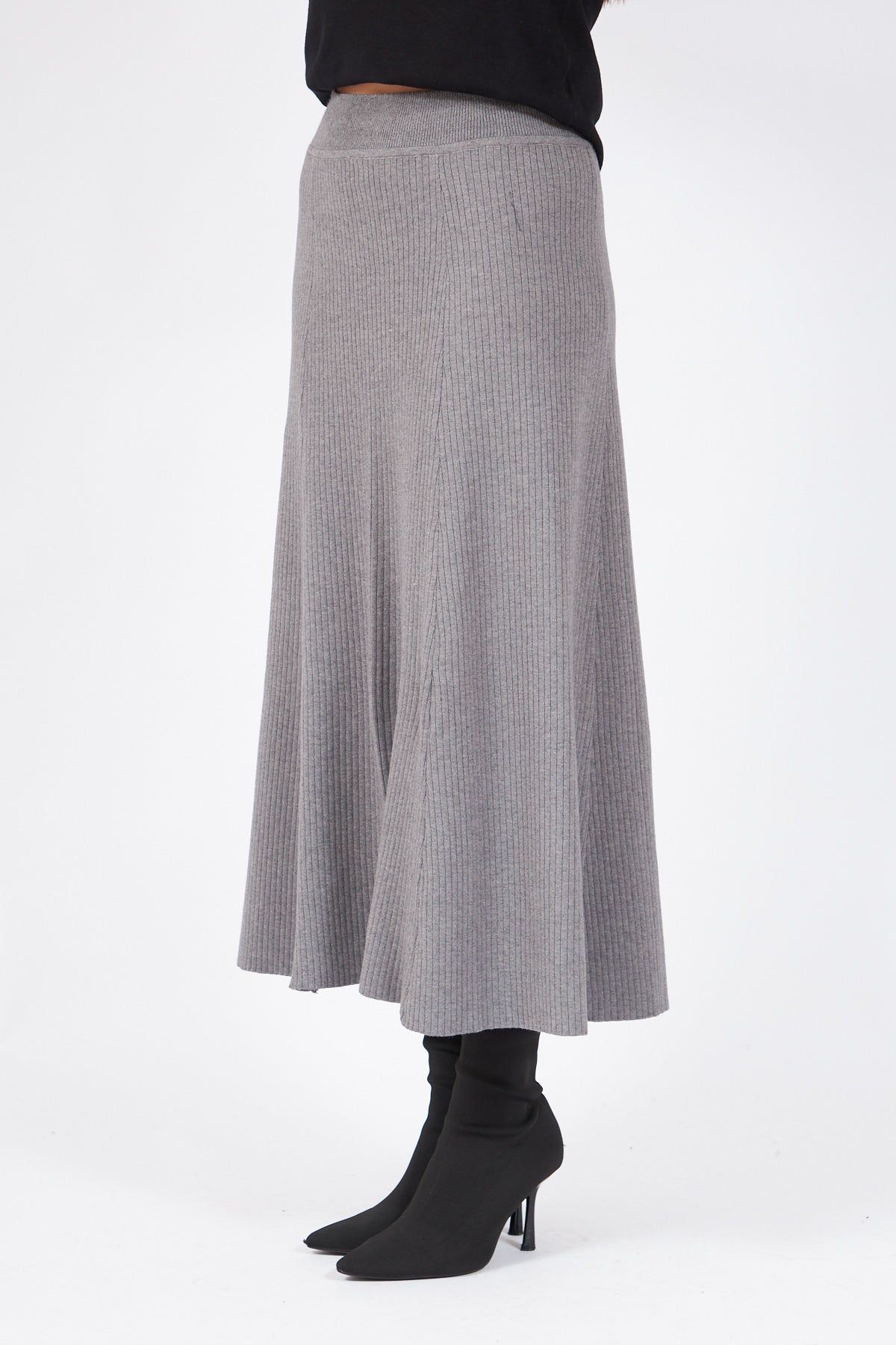 Gray Ribbed Midi Skirt - Lebbse